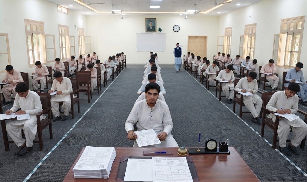 Students in an evaluation hall
